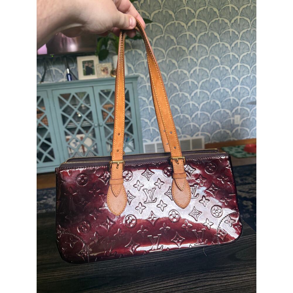 Louis Vuitton Monogram Vernis Rosewood Avenue Shoulder Bag - Picture 8 of 9